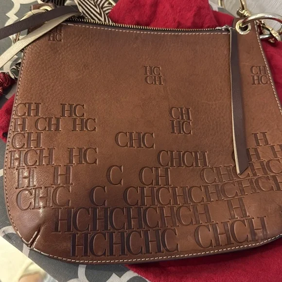 Carolina Herrera Castañuela Brown Logo Crossbody Reversible Bag - Picture 10 of 16